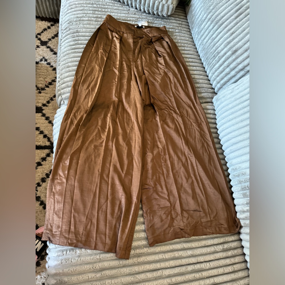 NWT- silky high rise pants with pockets, size S